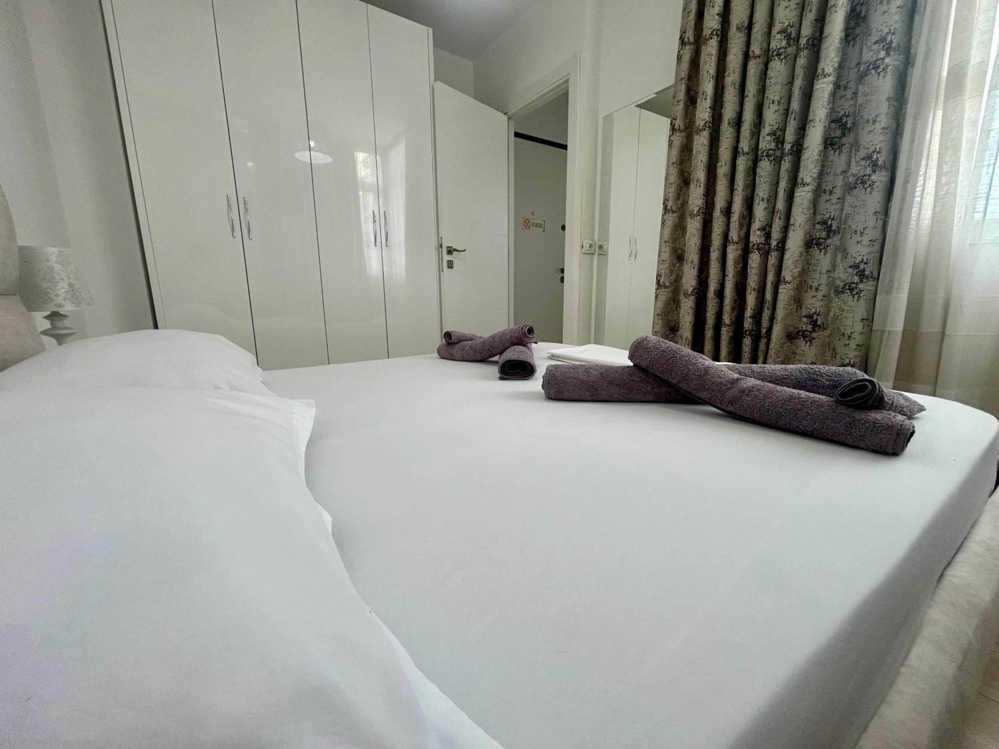 A&X Lovely And Central Apartment - 24H Self Check-In Tirana Exterior photo