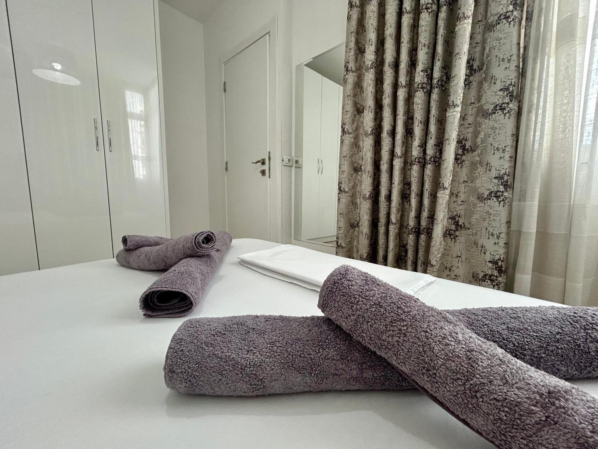 A&X Lovely And Central Apartment - 24H Self Check-In Tirana Exterior photo