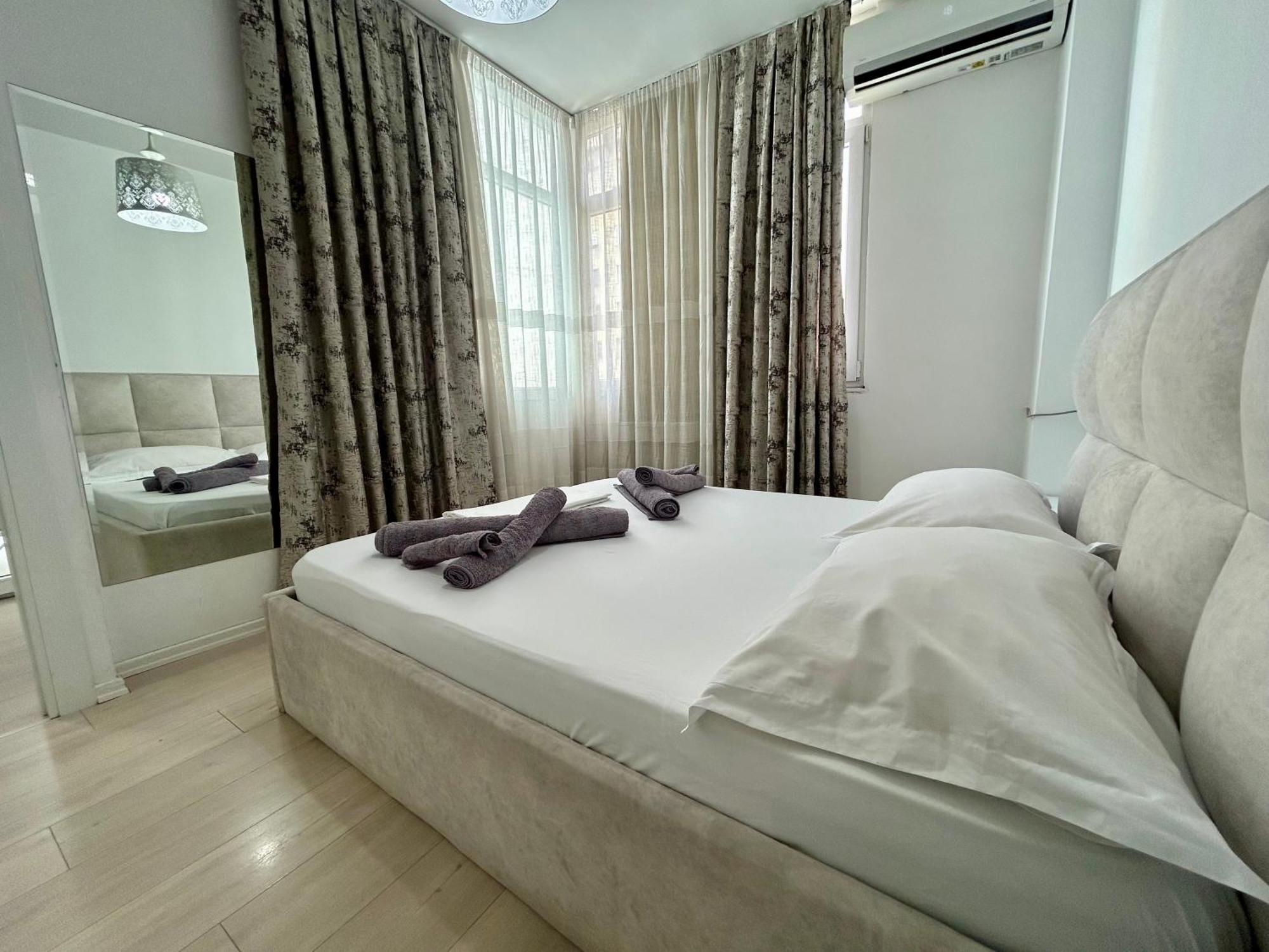 A&X Lovely And Central Apartment - 24H Self Check-In Tirana Exterior photo